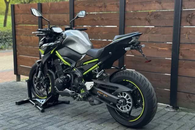 Kawasaki Z900 (2021) thumbnail 3