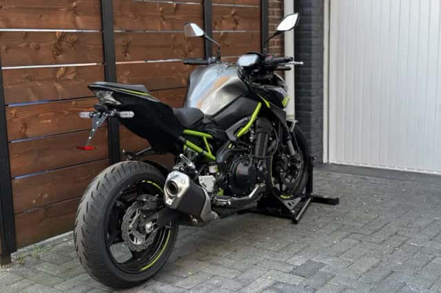 Kawasaki Z900 (2021) thumbnail 5