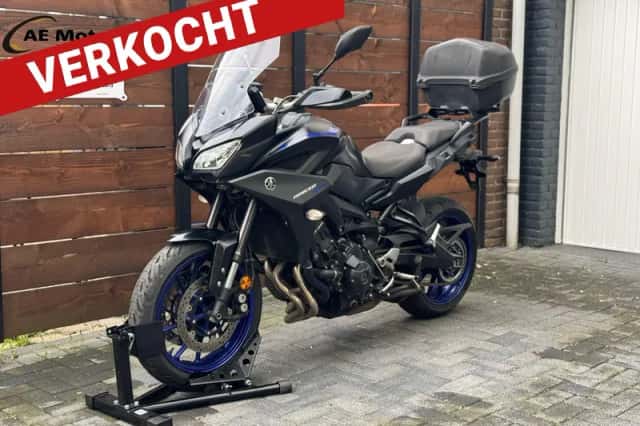 Yamaha Tracer 900 (2015) thumbnail 1