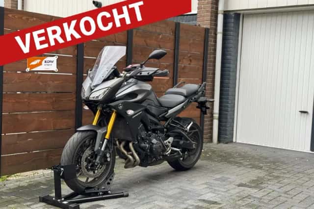 Yamaha Tracer 900 (2015) thumbnail 1