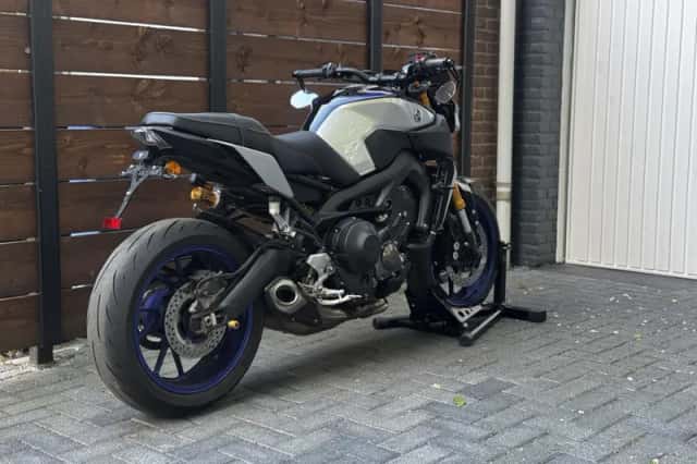 Yamaha MT-09 (2019) thumbnail 2