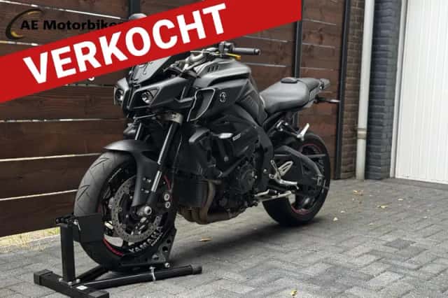 Yamaha MT-10 (2018) thumbnail 1