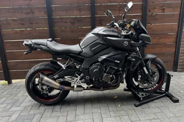 Yamaha MT-10 (2018) thumbnail 4