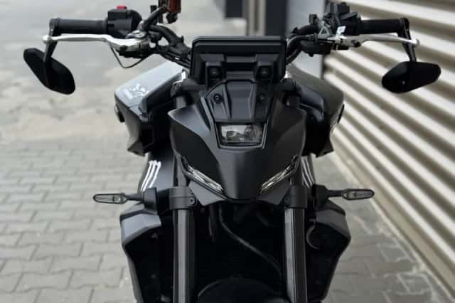 Yamaha MT-09 (2024) thumbnail 3