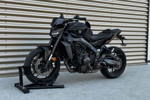 Yamaha MT-09 (2024) thumbnail 5