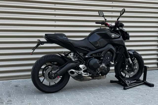 Yamaha MT-09 (2018) thumbnail 6