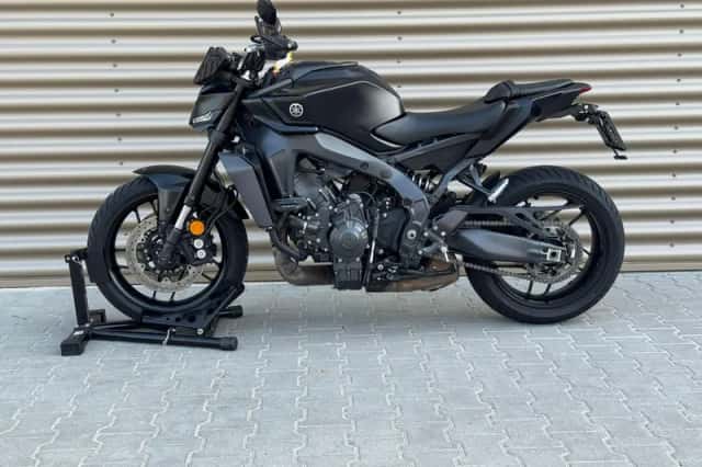 Yamaha MT-09 (2024) thumbnail 6