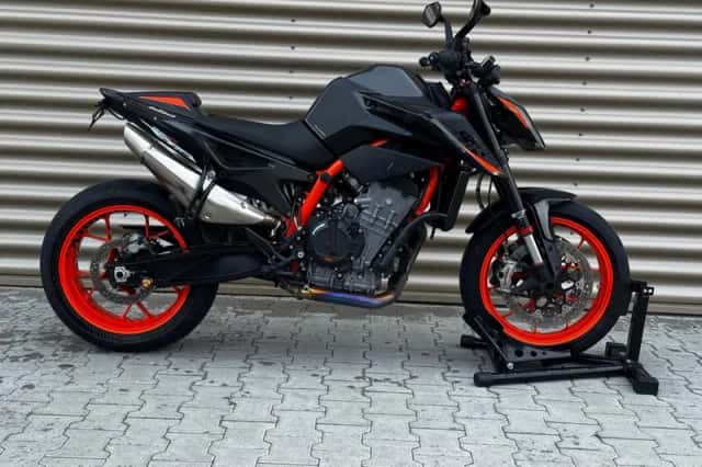 KTM Super Duke 890 (2022) thumbnail 4