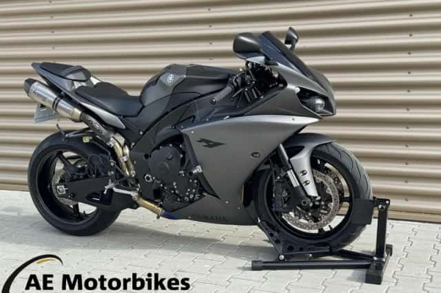 Yamaha YZF-R1 (2013) thumbnail 1