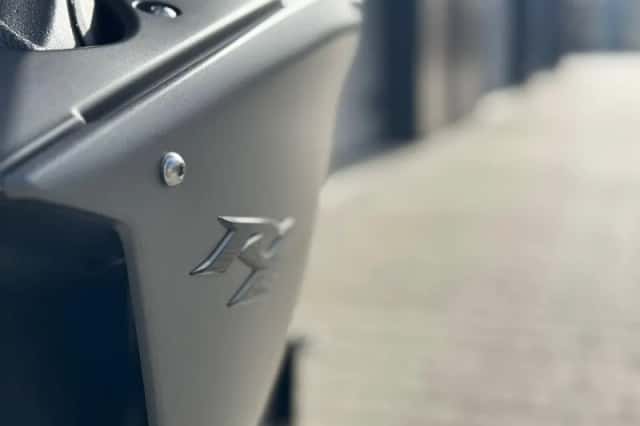 Yamaha YZF-R1 (2013) thumbnail 5