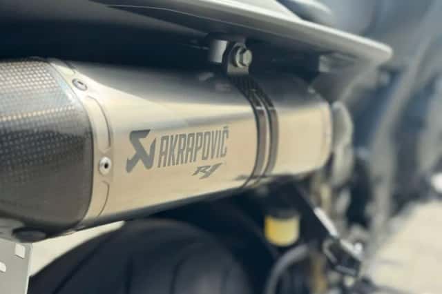 Yamaha YZF-R1 (2013) thumbnail 6