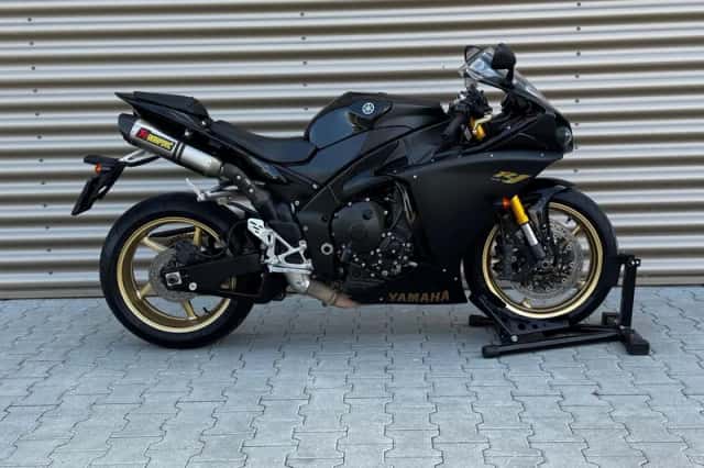 Yamaha YZF-R1 (2010) thumbnail 5