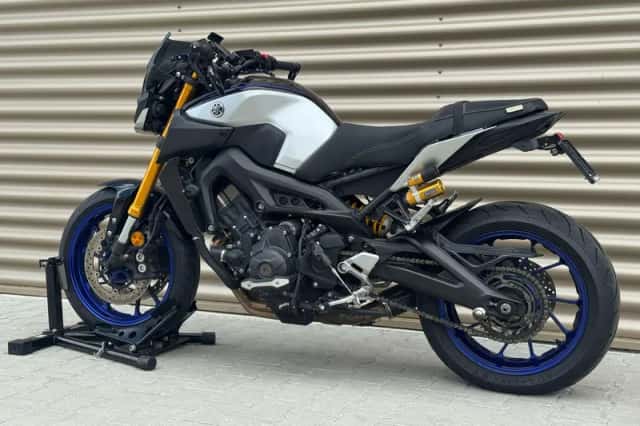 Yamaha MT-09 (2019) thumbnail 4