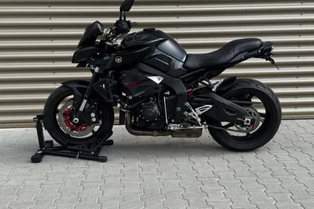 Yamaha MT-10 (2017) thumbnail 2