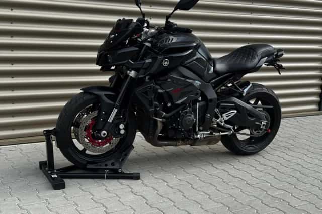 Yamaha MT-10 (2017) thumbnail 4