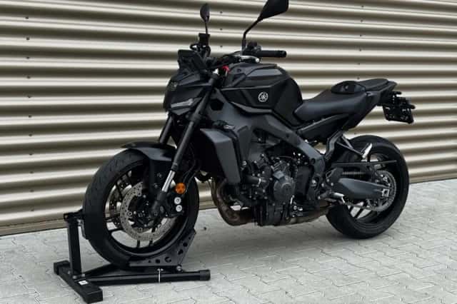 Yamaha MT-09 (2024) thumbnail 3