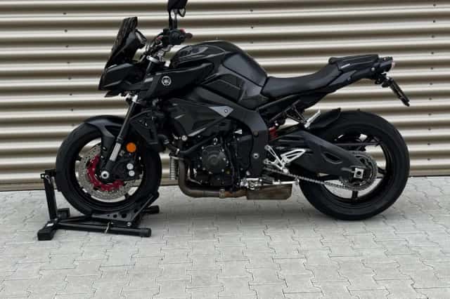 Yamaha MT-10 (2017) thumbnail 3