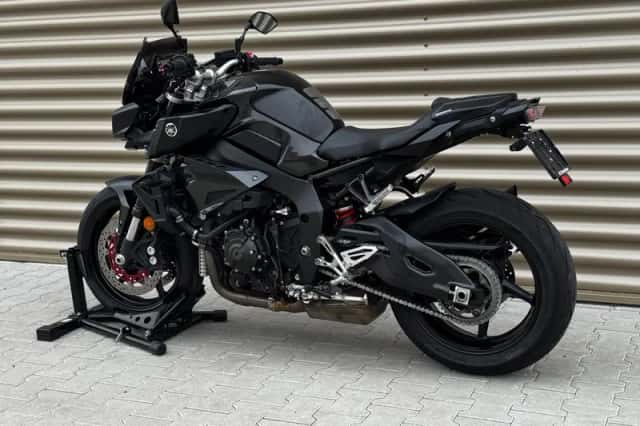 Yamaha MT-10 (2017) thumbnail 4