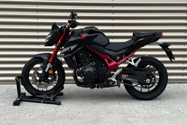 Honda CB 750 Hornet (2023) thumbnail 3