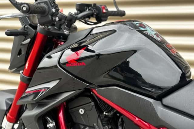 Honda CB 750 Hornet (2023) thumbnail 4