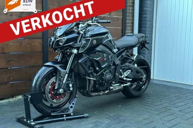 Yamaha MT-10 (2017) thumbnail 1