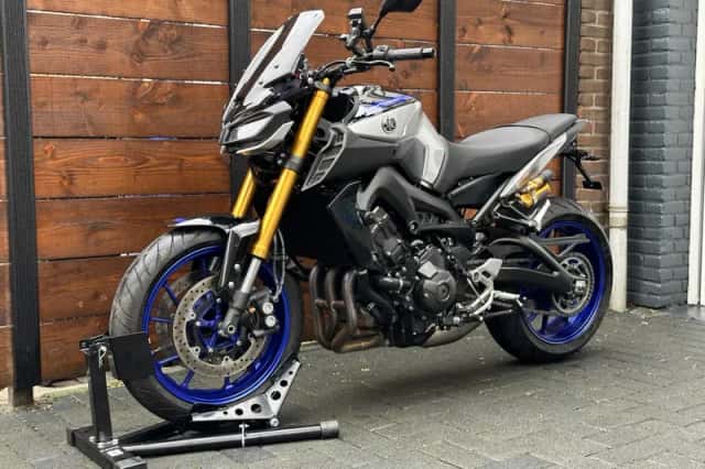 Yamaha MT-09 (2018) thumbnail 2