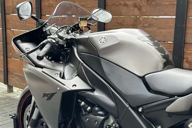 Yamaha YZF-R1 (2013) thumbnail 5