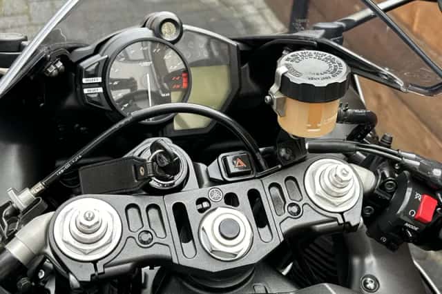 Yamaha YZF-R1 (2013) thumbnail 6