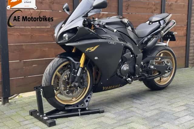Yamaha YZF-R1 (2009) thumbnail 1