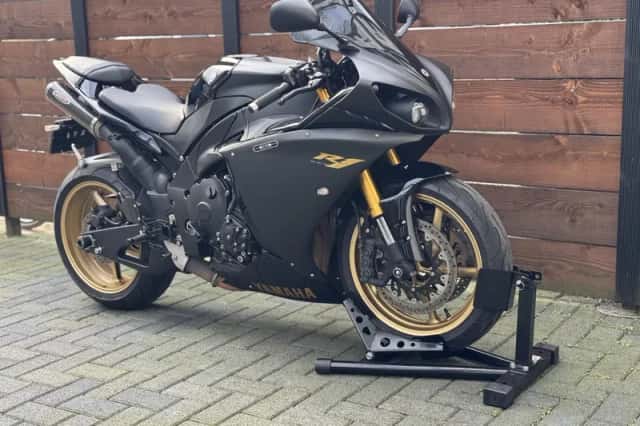 Yamaha YZF-R1 (2009) thumbnail 2