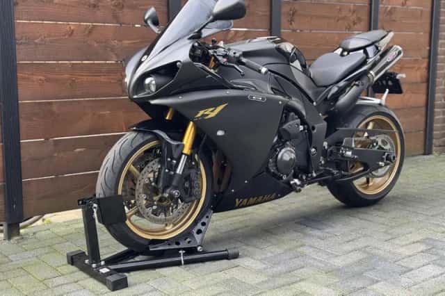 Yamaha YZF-R1 (2009) thumbnail 6