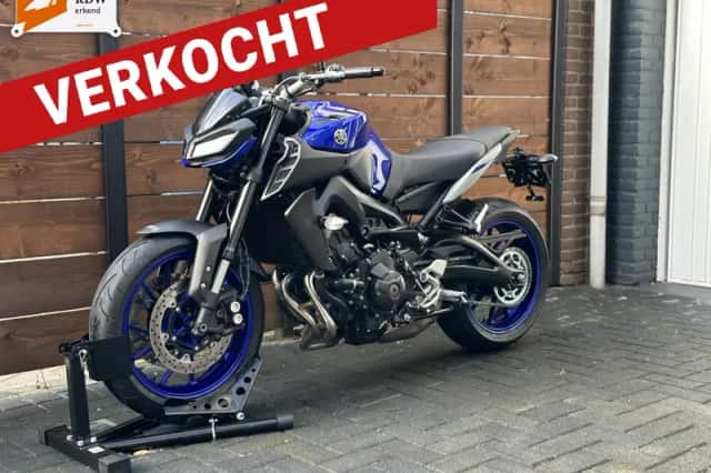 Yamaha MT-09 (2017) thumbnail 1