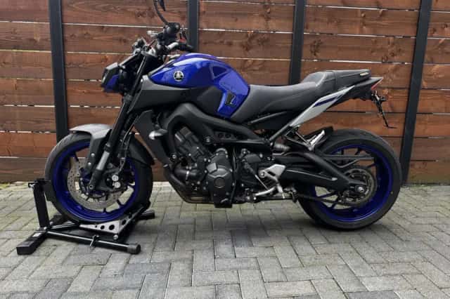 Yamaha MT-09 (2017) thumbnail 3