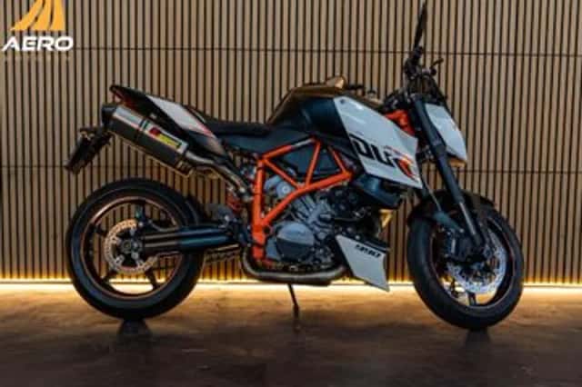 KTM 990 Super Duke R (2010) thumbnail 3