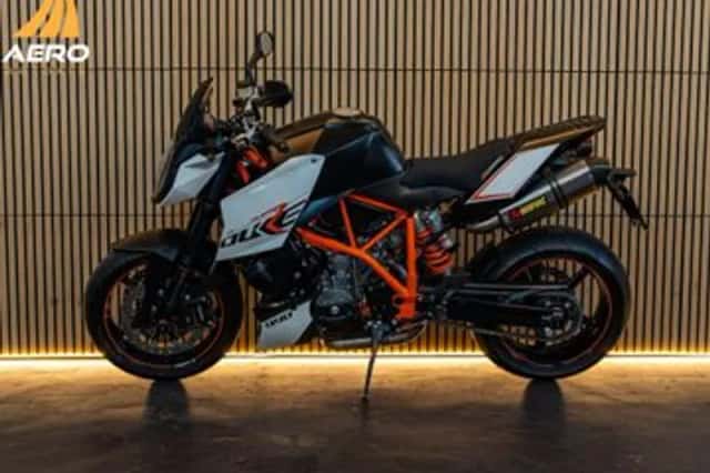 KTM 990 Super Duke R (2010) thumbnail 4