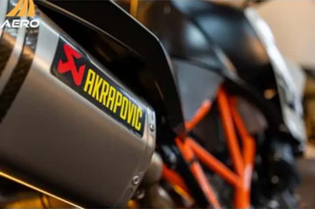 KTM 990 Super Duke R (2010) thumbnail 5