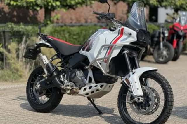 Ducati DesertX (2022) thumbnail 3