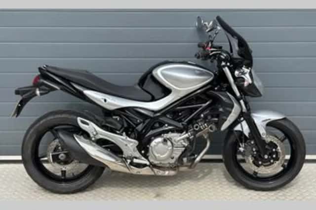 Suzuki Gladius (2011) thumbnail 1