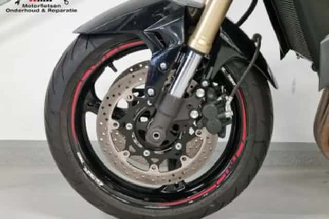 Suzuki GSR750 (2014) thumbnail 6