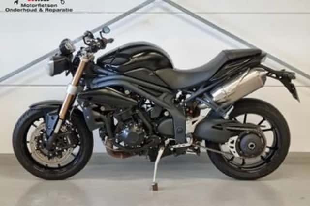 Triumph Speed Triple 1050 (2013) thumbnail 1
