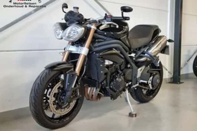 Triumph Speed Triple 1050 (2013) thumbnail 2