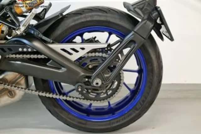 Yamaha MT 09 SP (2018) thumbnail 3
