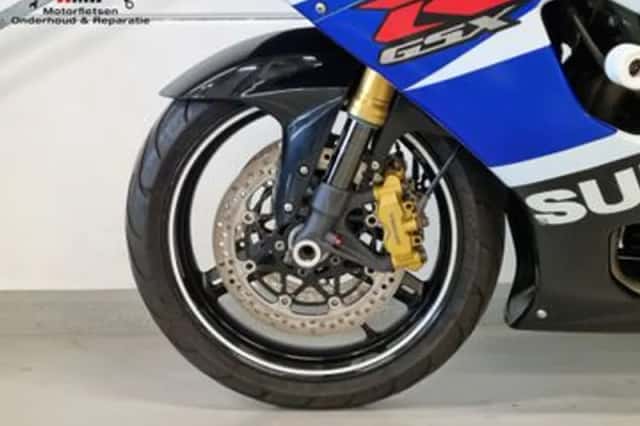 Suzuki GSX-R1000 (2003) thumbnail 6