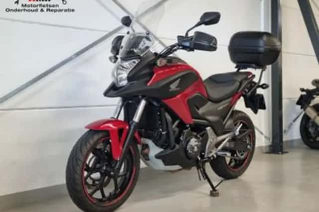 Honda NC750X (2016) thumbnail 2