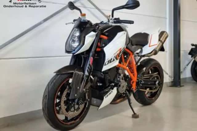 KTM 990 Super Duke R (2009) thumbnail 2