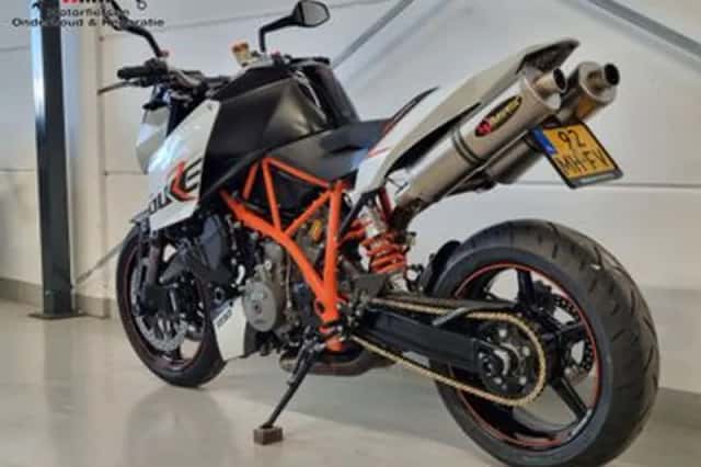 KTM 990 Super Duke R (2009) thumbnail 3