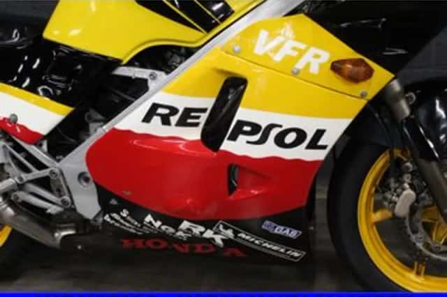 Honda VFR 400 R (1988) thumbnail 6