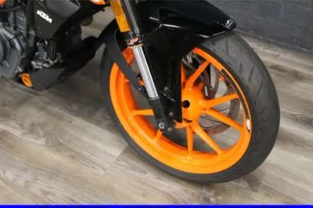 KTM 390 Duke (2018) thumbnail 6
