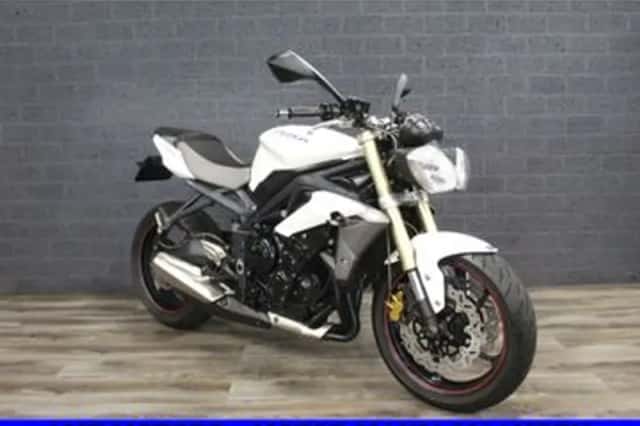 Triumph Street Triple (2013) thumbnail 2