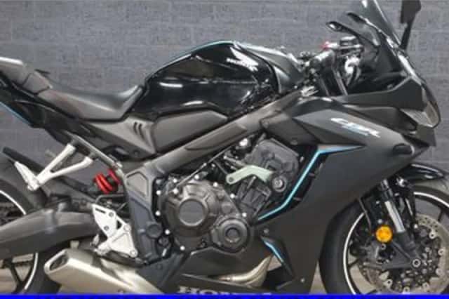 Honda CBR650R (2023) thumbnail 3